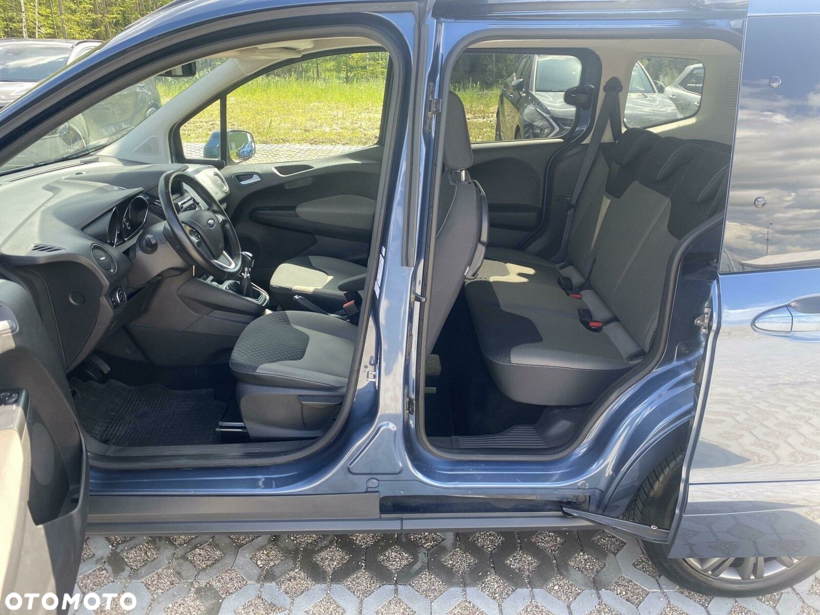 Ford Tourneo Courier - 11