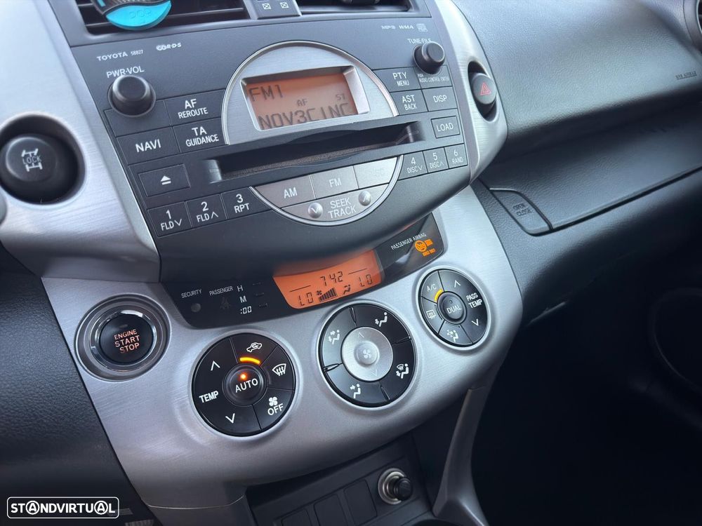 Toyota RAV4 2.2 D-4D X - 26