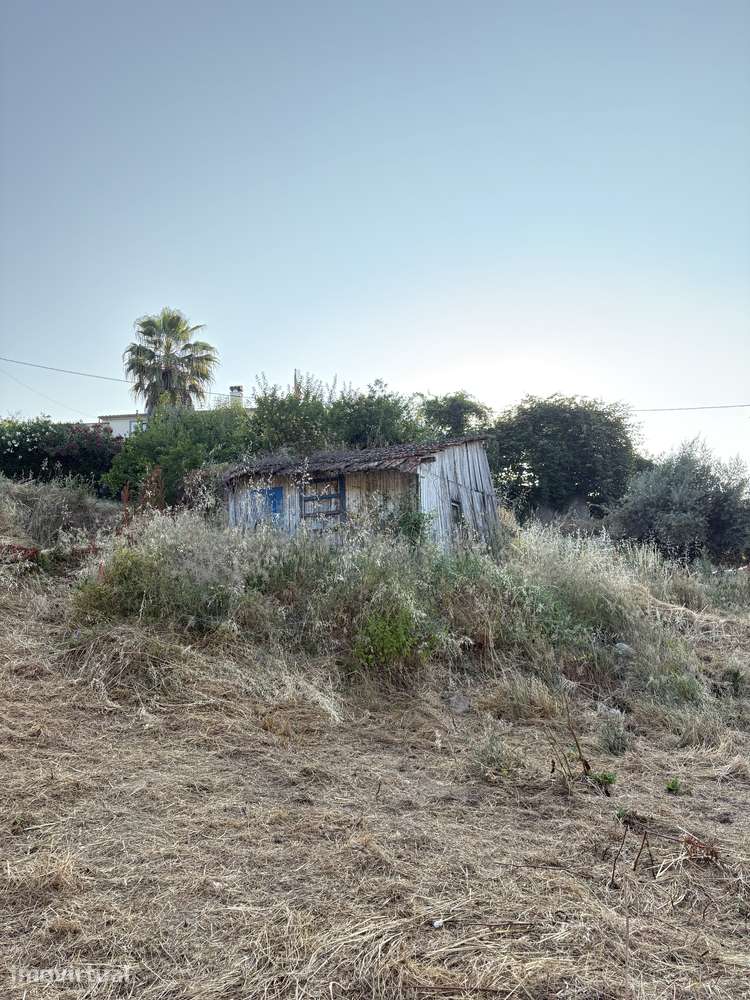 Terreno urbano com ruína para reconstrução em Donas, Fundão – 270 m² - Grande imagem: 2/7