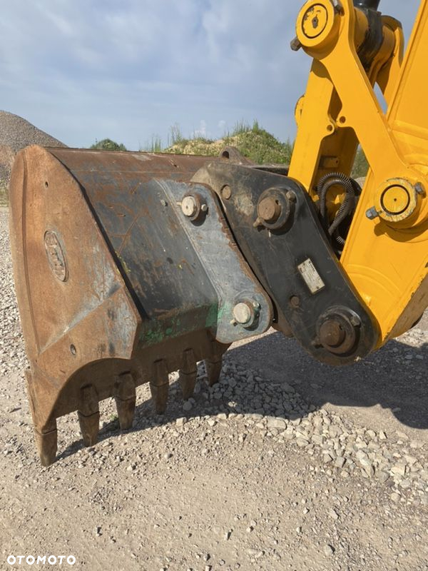 JCB 220 XLC - 15