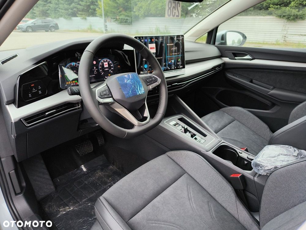 Volkswagen Golf - 10