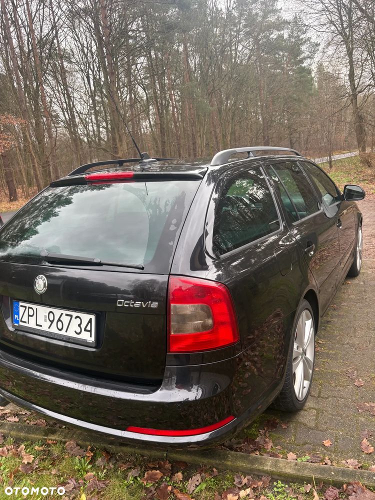 Skoda Octavia 2.0 TDI CR DPF RS - 5