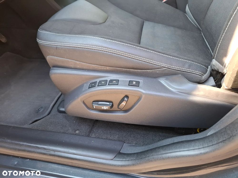 Volvo XC 60 3.2 AWD RDesign - 16