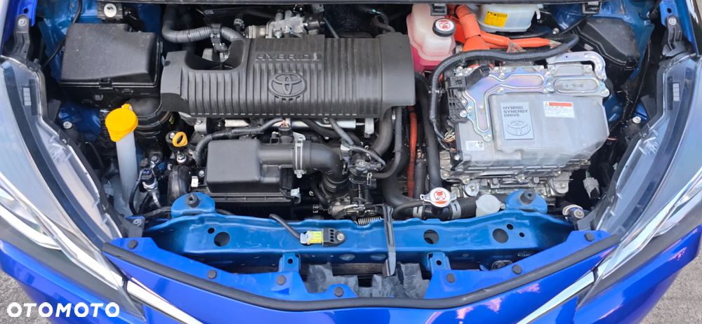 Toyota Yaris Hybrid 100 Selection Passion - 11