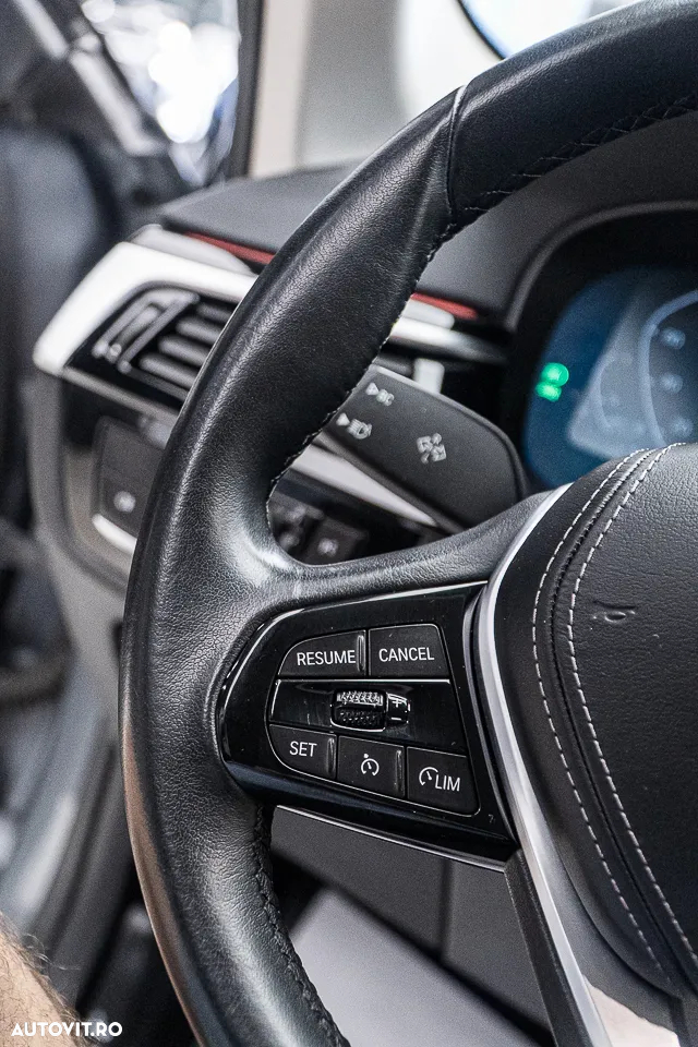 BMW Seria 5 530e Aut. Luxury Line - 15