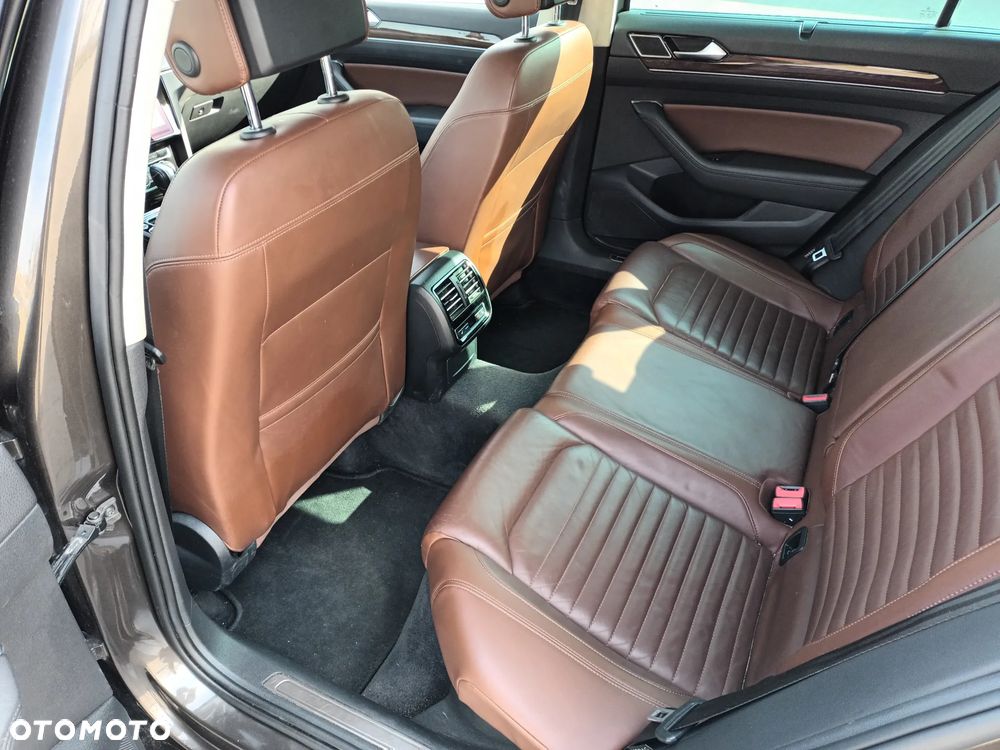 Volkswagen Passat 2.0 TDI Bi-Turbo BMT 4Mot Highline DSG - 9