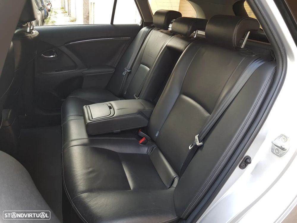 Toyota Avensis 2.0 D-4D Exclusive +Pele+GPS — fotografia 32