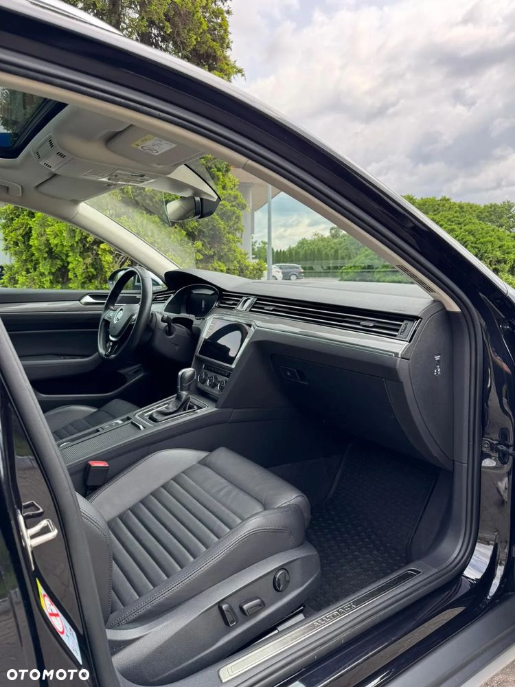 Volkswagen Passat Variant 2.0 TDI SCR 4Motion DSG Alltrack - 13