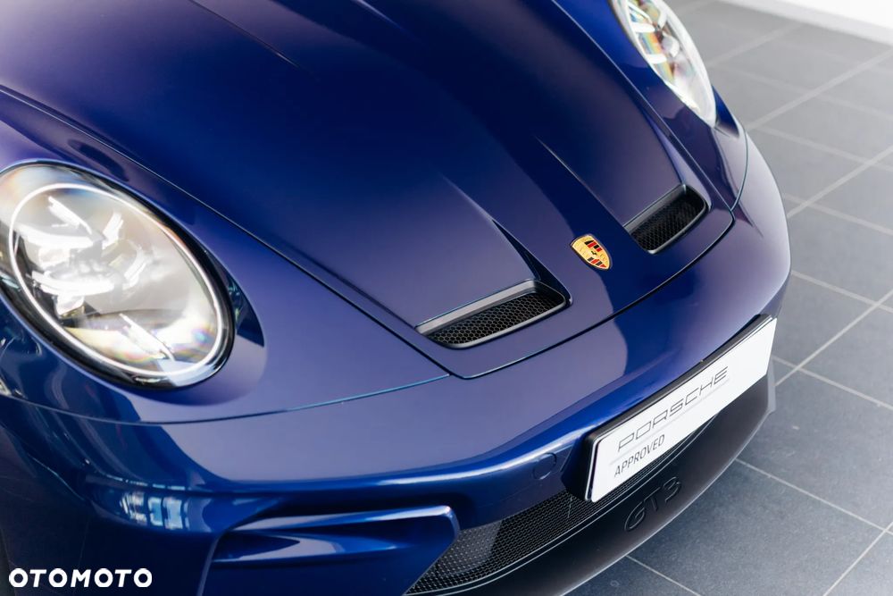 Porsche 911 GT3 Touring PDK - 36