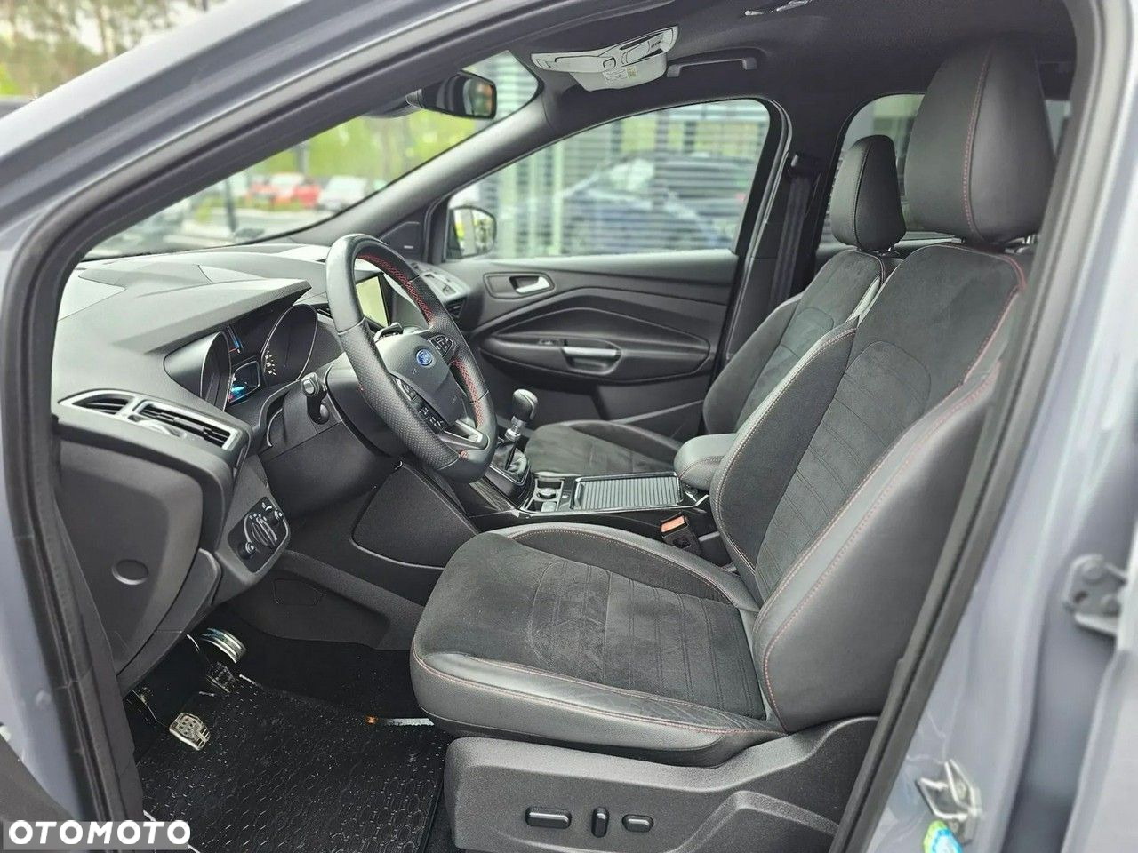 Ford Kuga 2.0 TDCi FWD ST-Line - 32