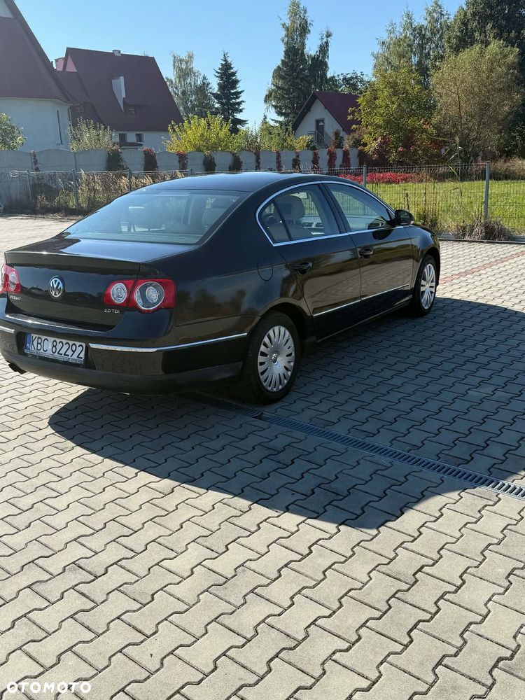 Volkswagen Passat 2.0 TDI DPF Highline - 5