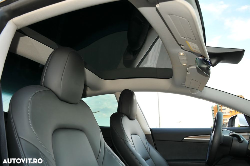 TESLA Model 3 2022 — imagine 7