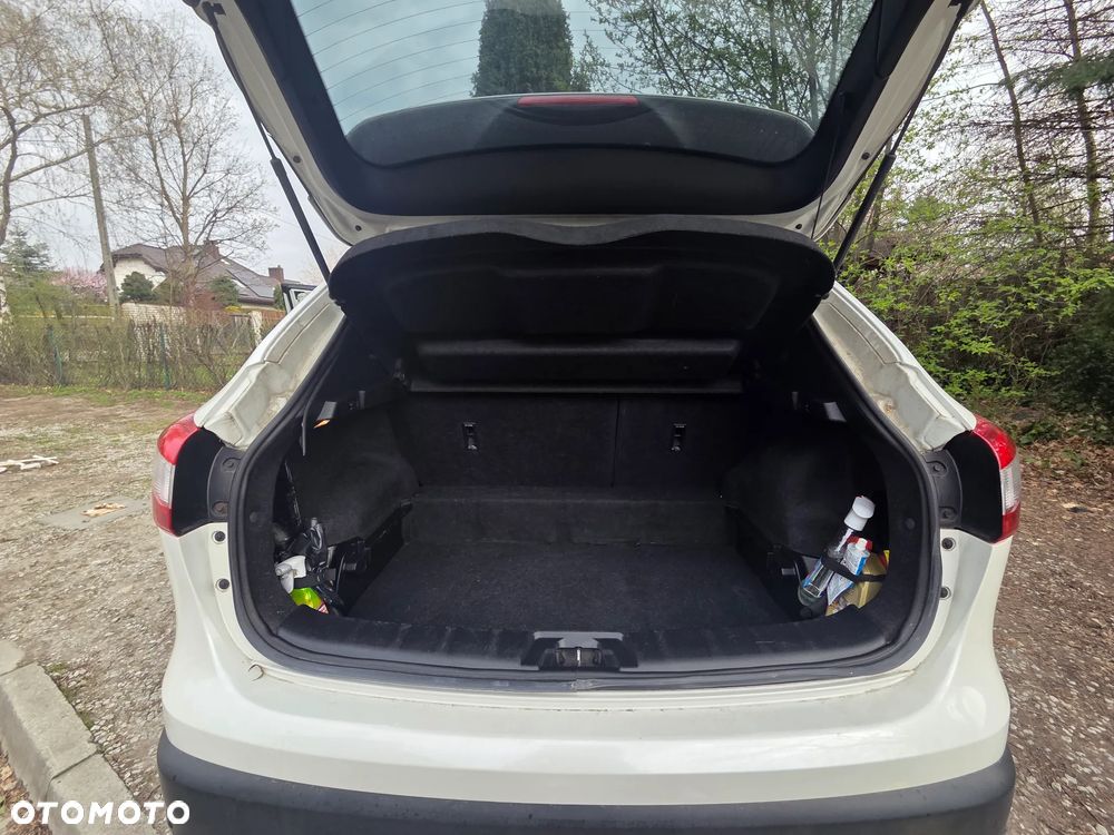Nissan Qashqai 1.6 DCi Xtronic N-Connecta - 10