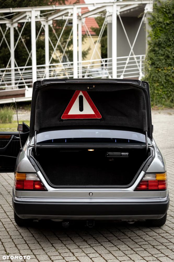 Mercedes-Benz W124 (1984-1993) - 30