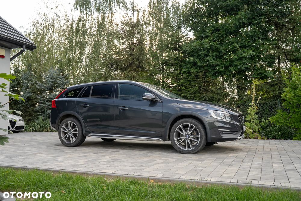 Volvo V60 Cross Country - 5