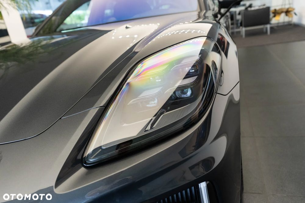 Porsche Panamera 4 E-Hybrid PHEV - 32