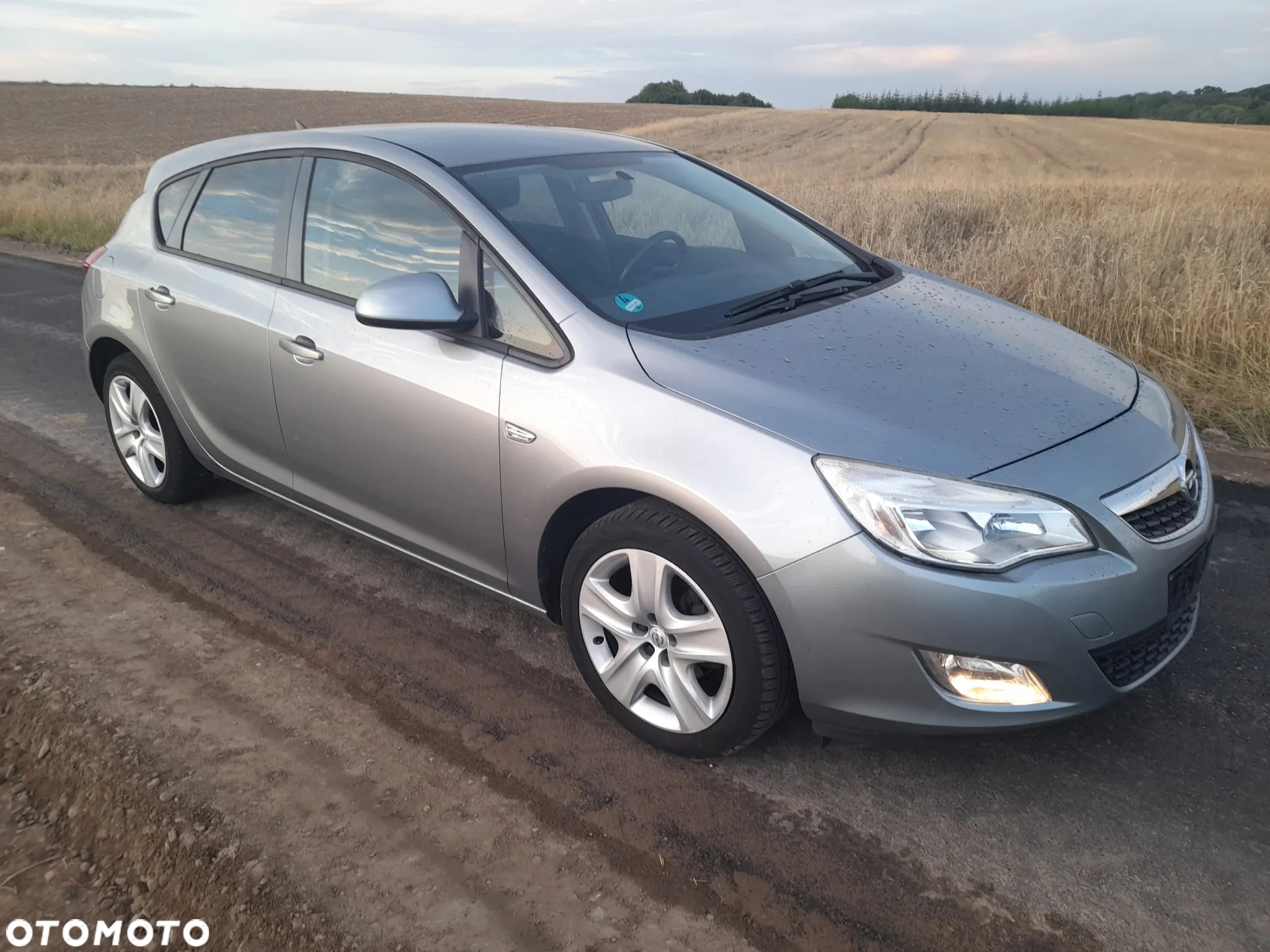 Opel Astra IV 1.4 T Cosmo - 3