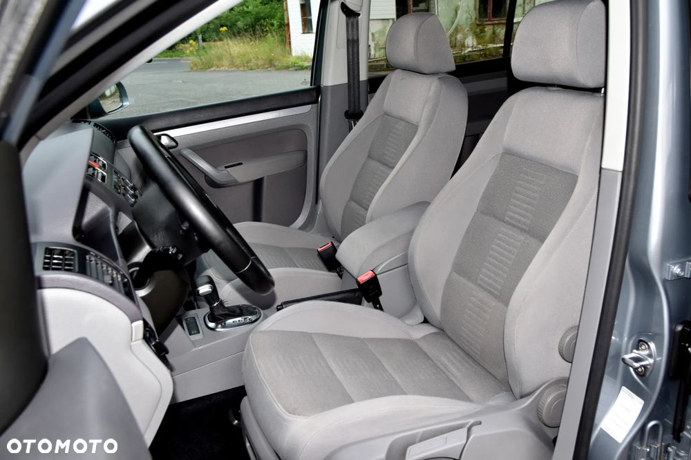 Volkswagen Touran 1.4 TSI DSG Conceptline - 14