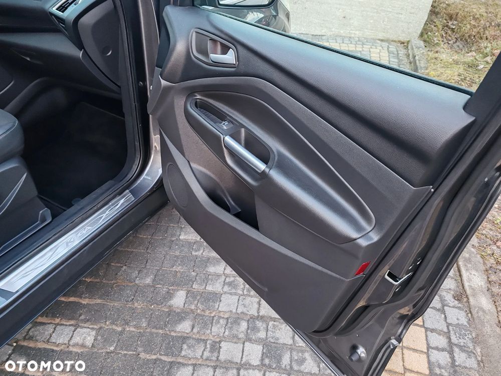 Ford Kuga 2.0 TDCi AWD Titanium - 11
