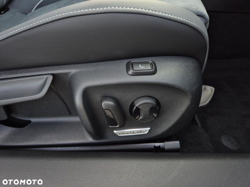 Volkswagen Passat - 14