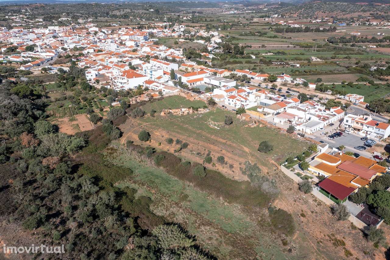 TERRENO COM POSSIBILIDADE DE CONSTRUÇÃO, ODIÁXERE - Grande imagem: 3/7