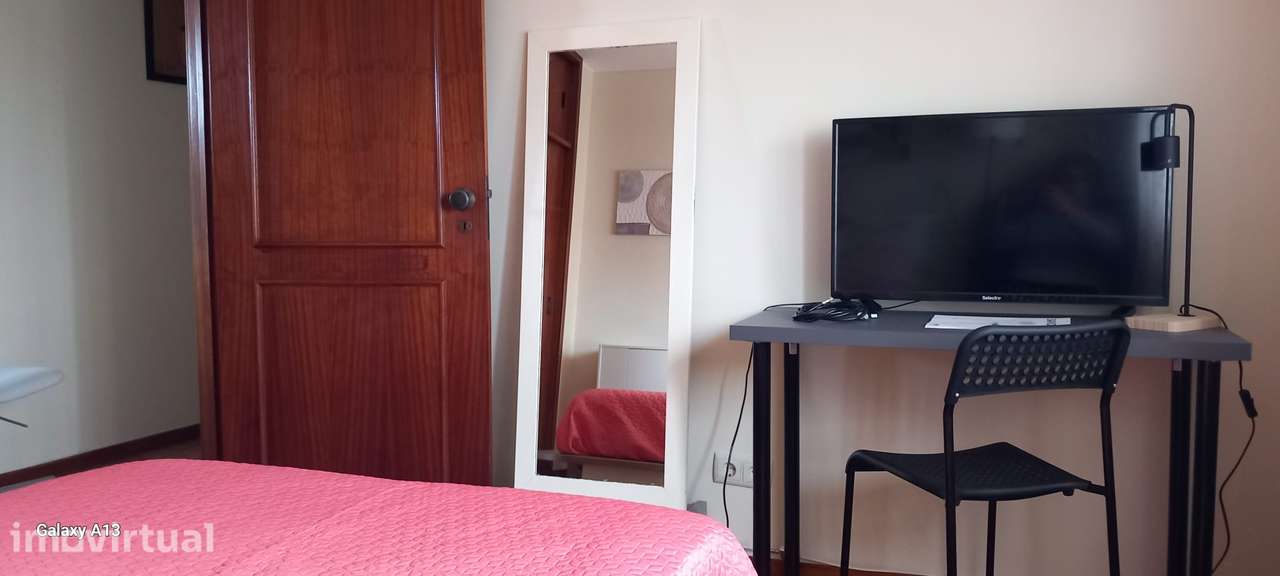 Arrendo quarto individual a menina estudante ou senhora com emprego - Grande imagem: 2/6