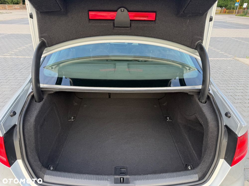 Audi A4 Limousine - 15