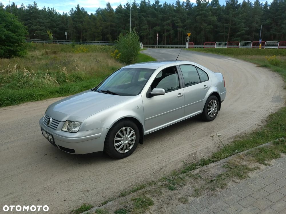 Volkswagen Bora 1.6 Basis - 16
