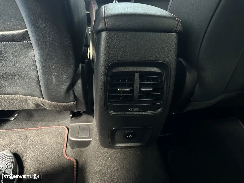 Ford Kuga 1.5 EcoBoost ST-Line - 24