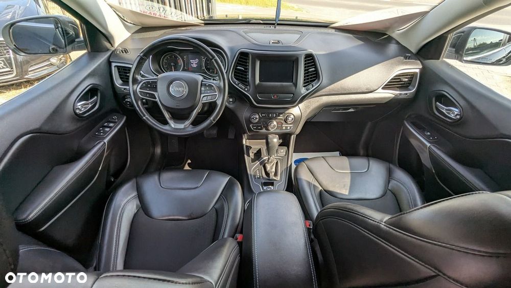 Jeep Cherokee - 20