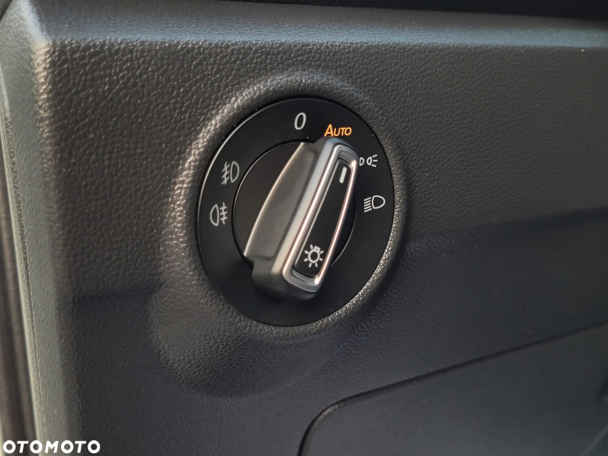 Volkswagen T-Roc - 24