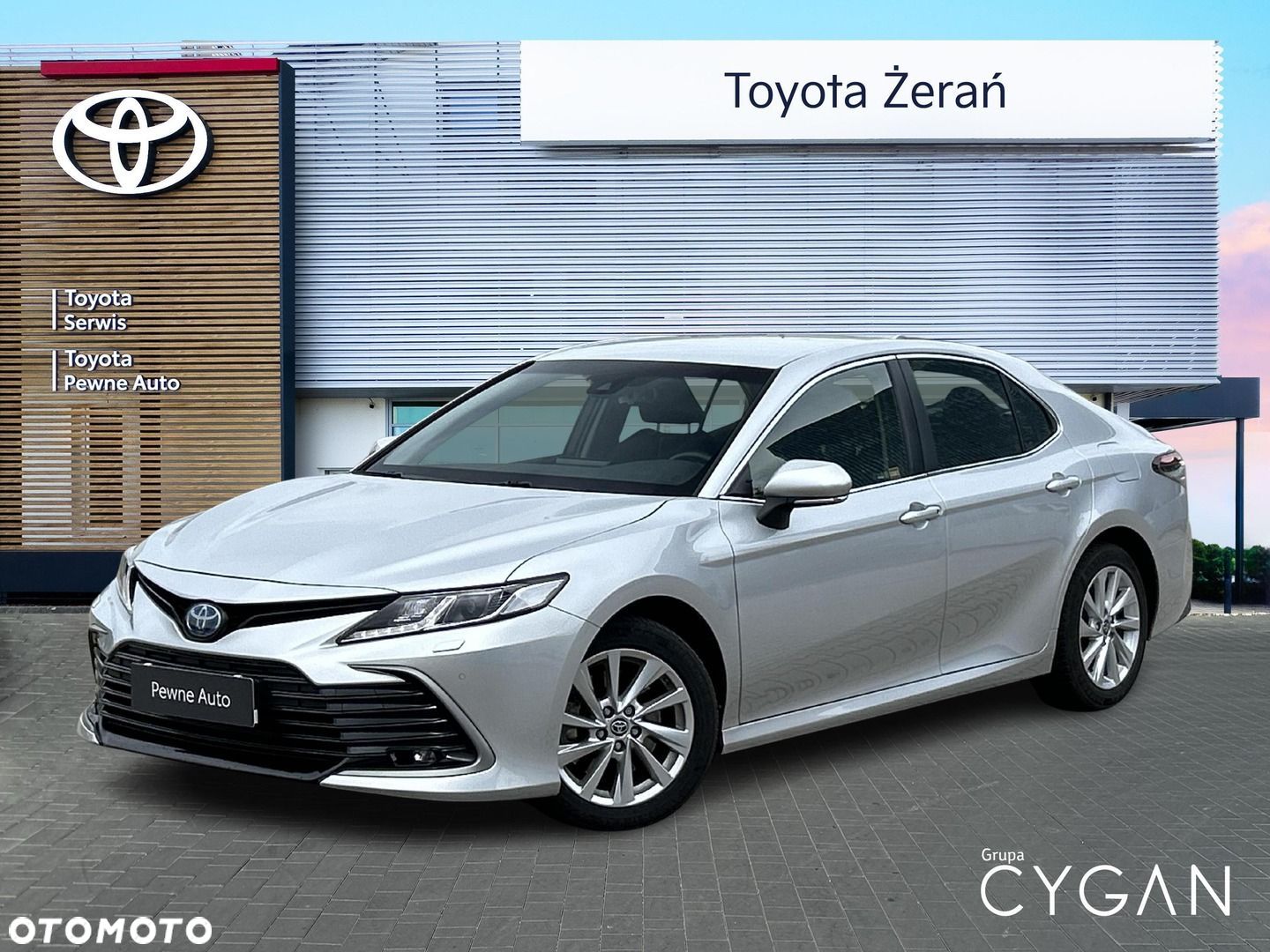 Toyota Camry - 1