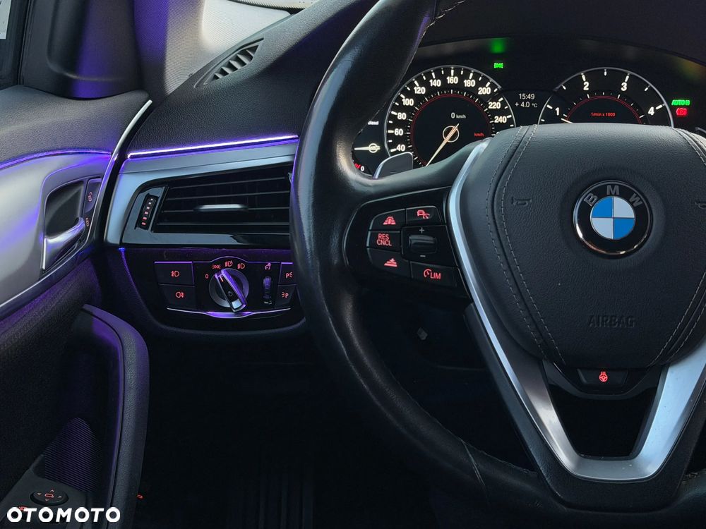 BMW Seria 5 520d - 23