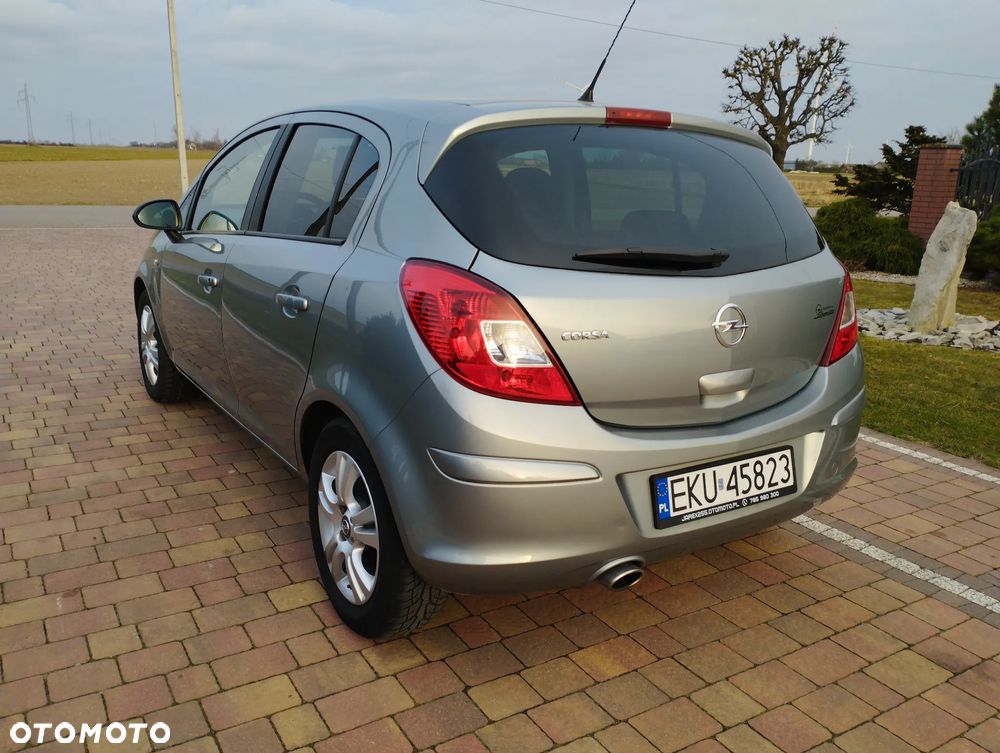 Opel Corsa 1.4 16V 150 Jahre - 4