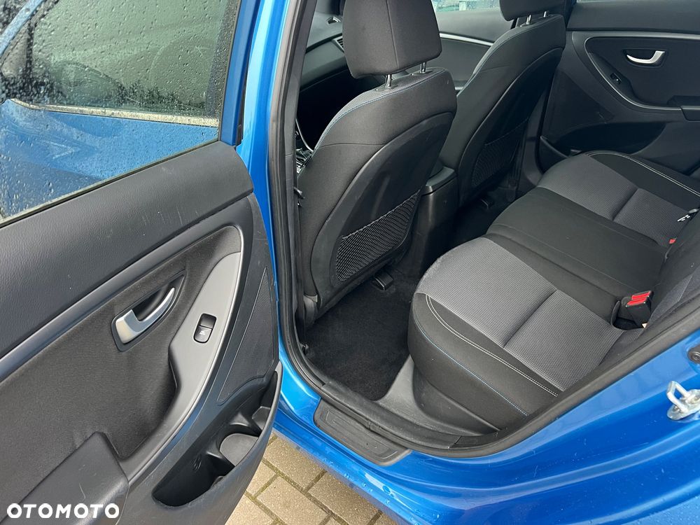 Hyundai i30 1.6 CRDi BlueDrive Premium DCT - 17
