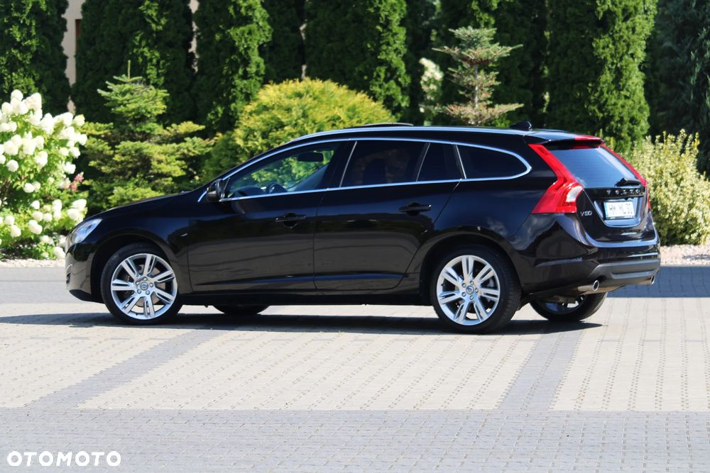 Volvo V60 D5 Summum - 12