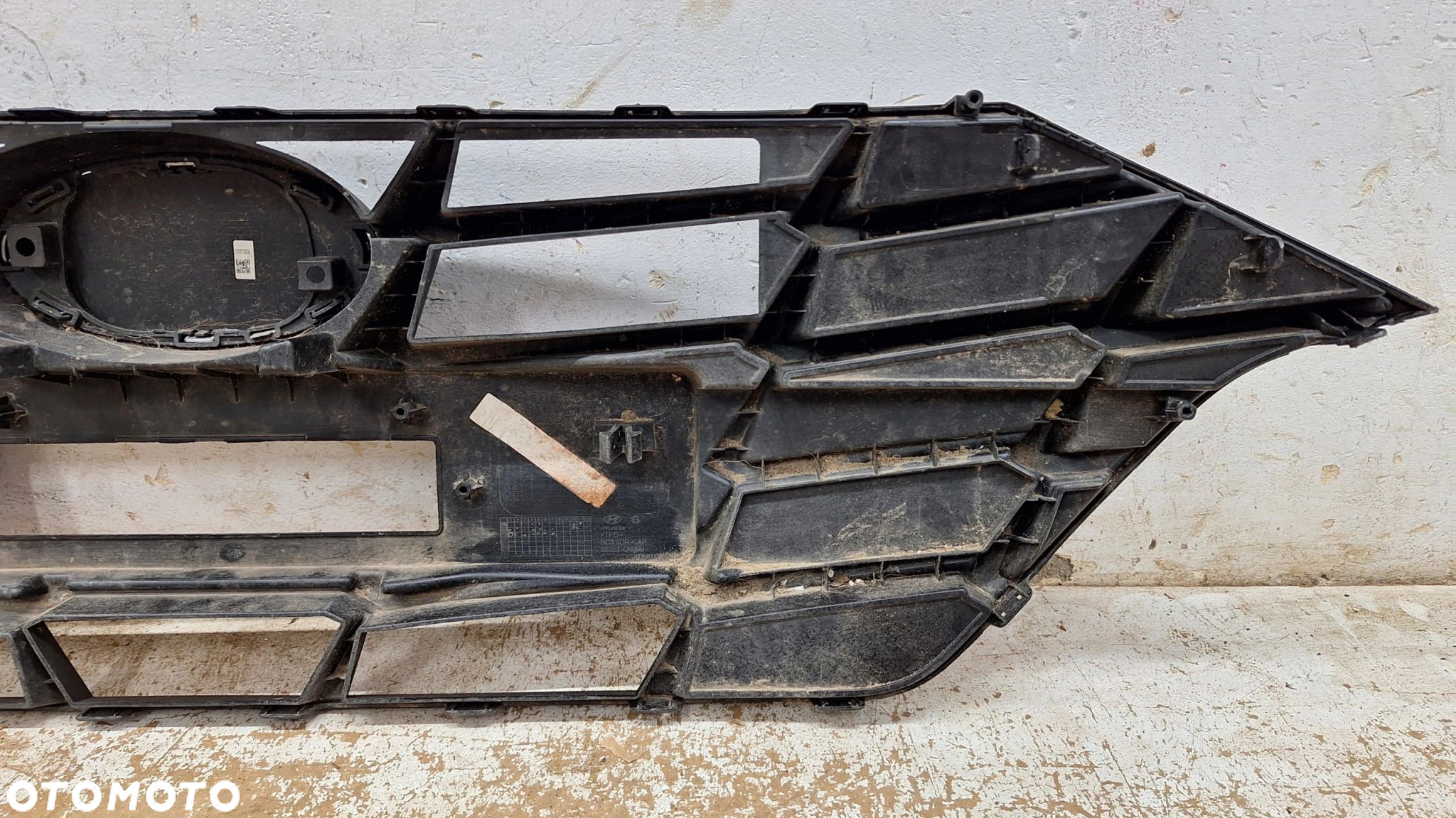 GRILL ATRAPA ZDERZAKA HYUNDAI I20 III - 12