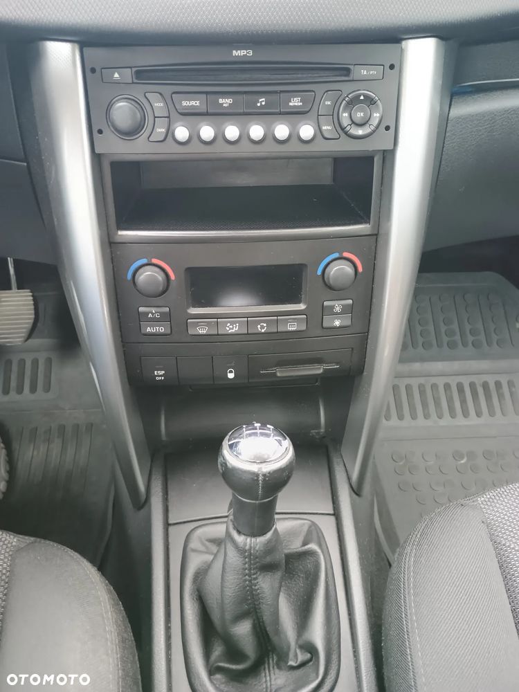 Peugeot 207 1.6 - 7