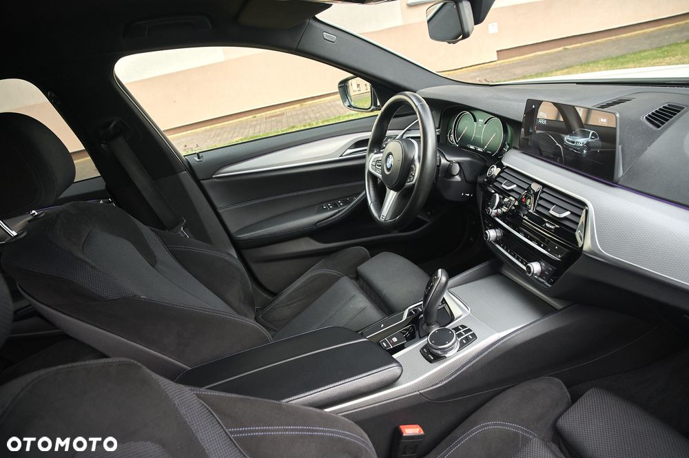 BMW Seria 5 520d xDrive - 31