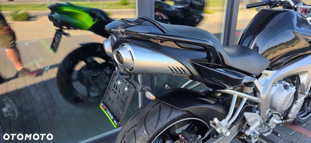 Yamaha FZ6 - 18