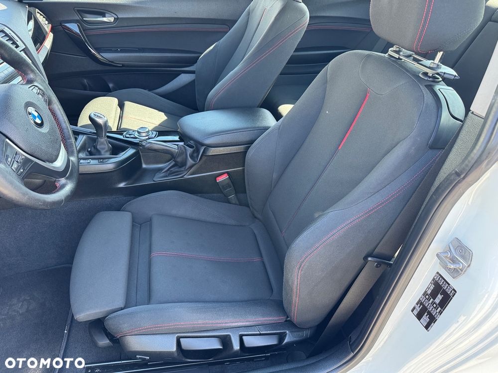 BMW Seria 2 218d Sport Line - 23