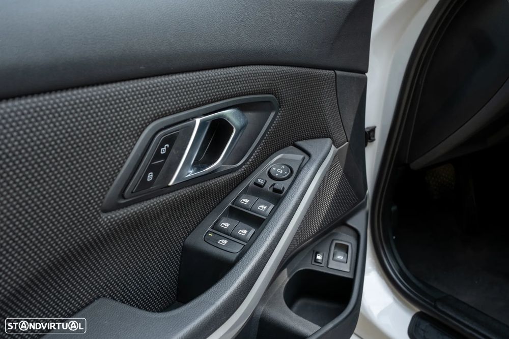 BMW 320 e Aut. Advantage - 18