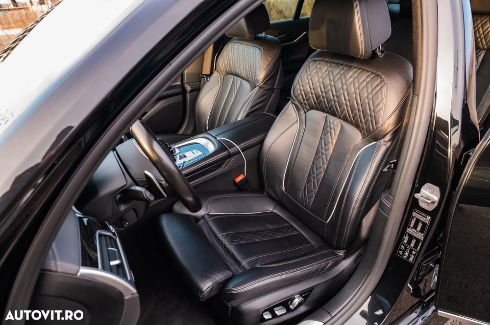 BMW Seria 7 740d xDrive MHEV - 32