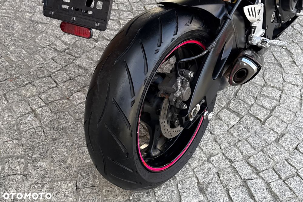 Suzuki GSX-R - 12