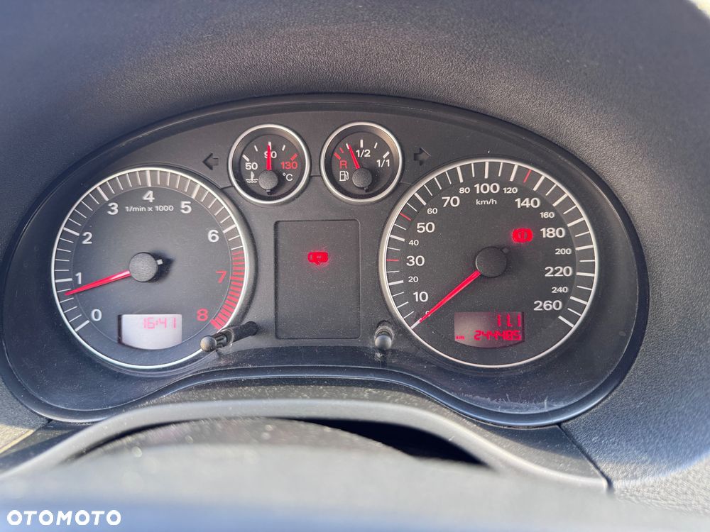 Audi A3 3-drzwiowe 1.6 Ambiente - 9