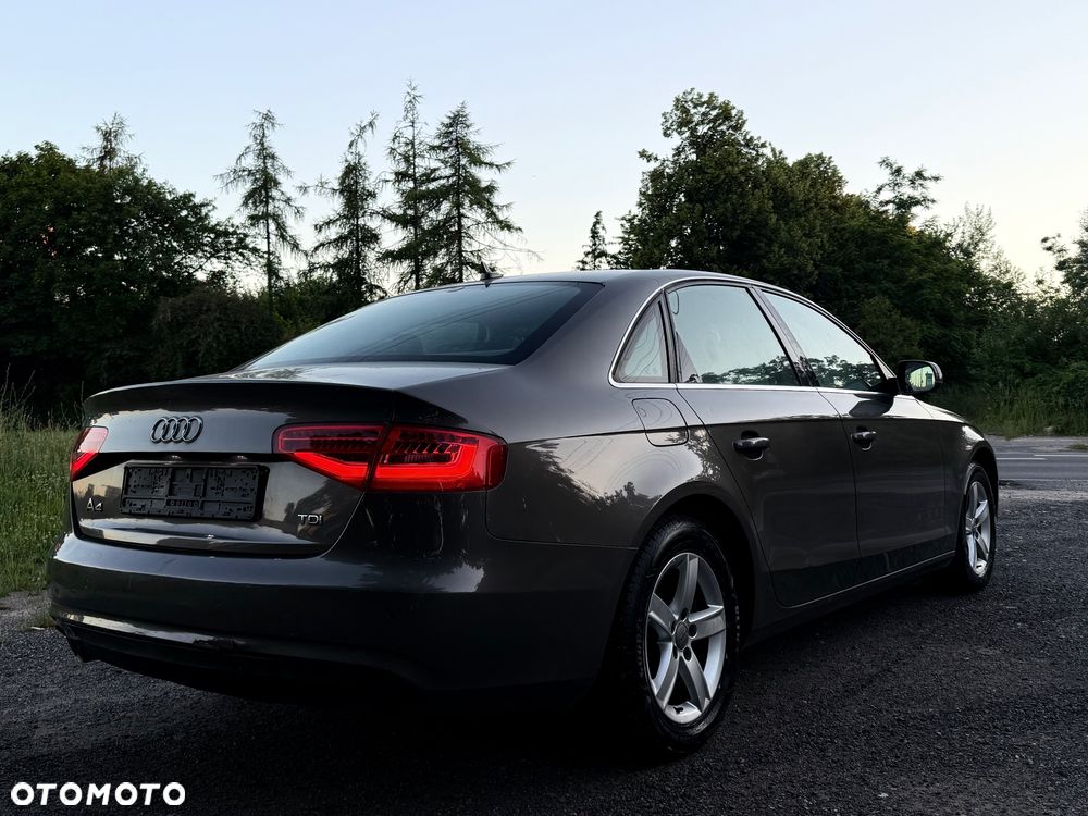 Audi A4 Limousine 2.0 TDI DPF multitronic Attraction - 4