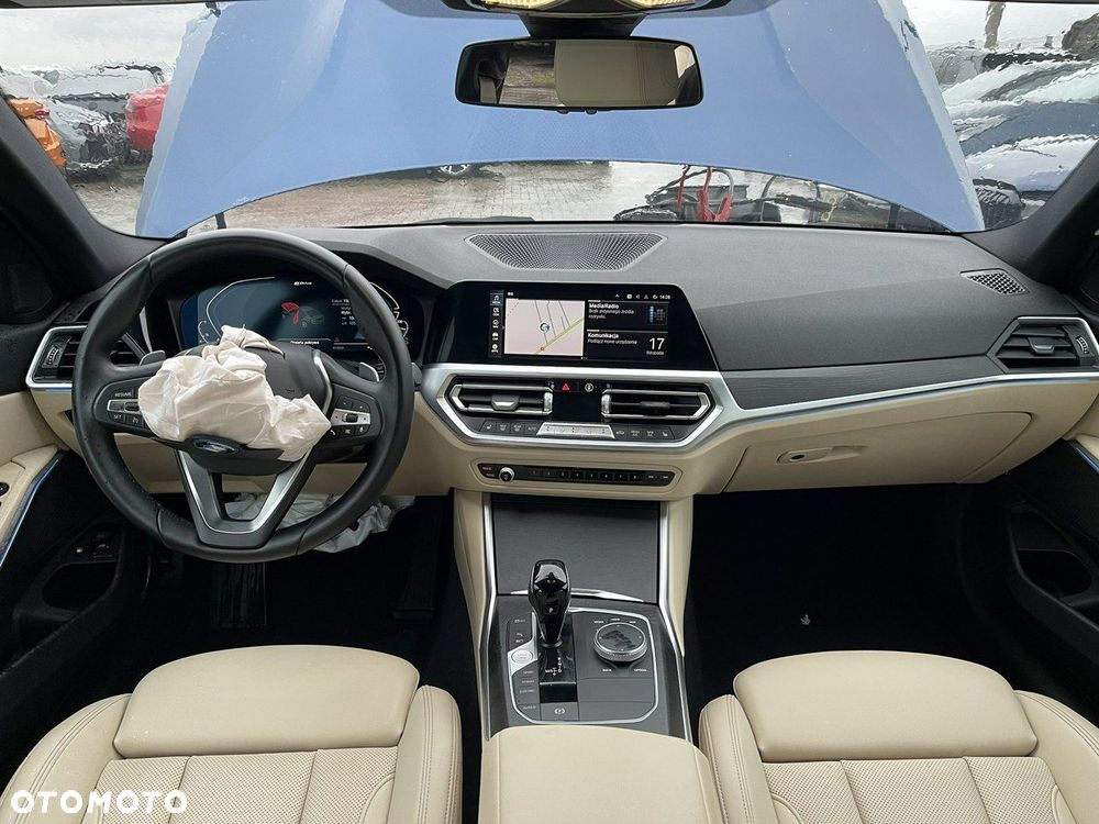 BMW Seria 3 330e PHEV xDrive - 8