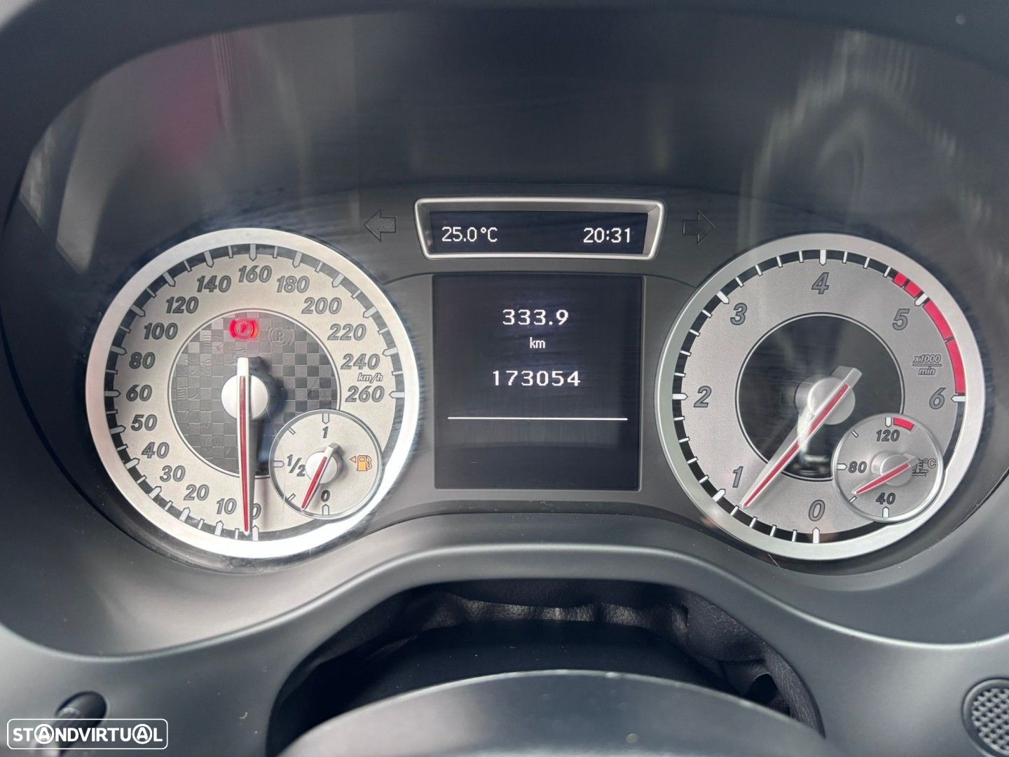 Mercedes-Benz A 180 CDi BE AMG Line - 11