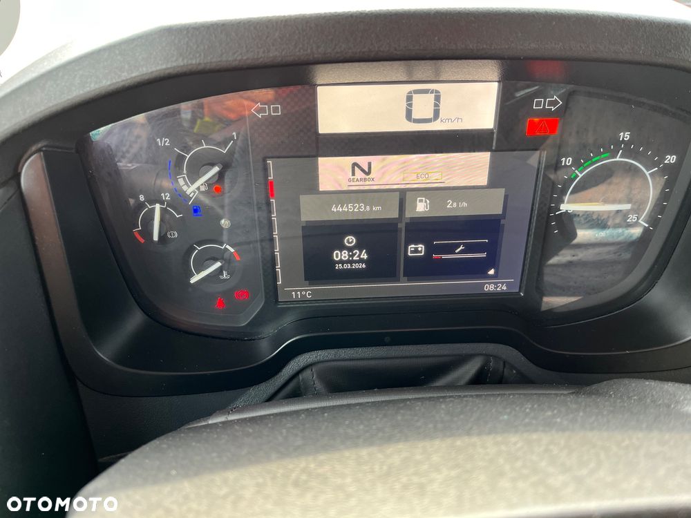 Renault T480 High Sleeper Cab - 13