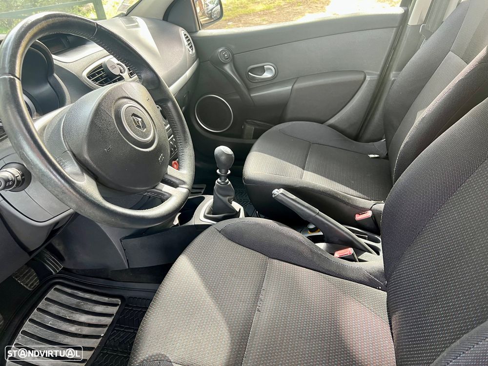 Renault Clio 1.5 dCi Dynamique S - 9